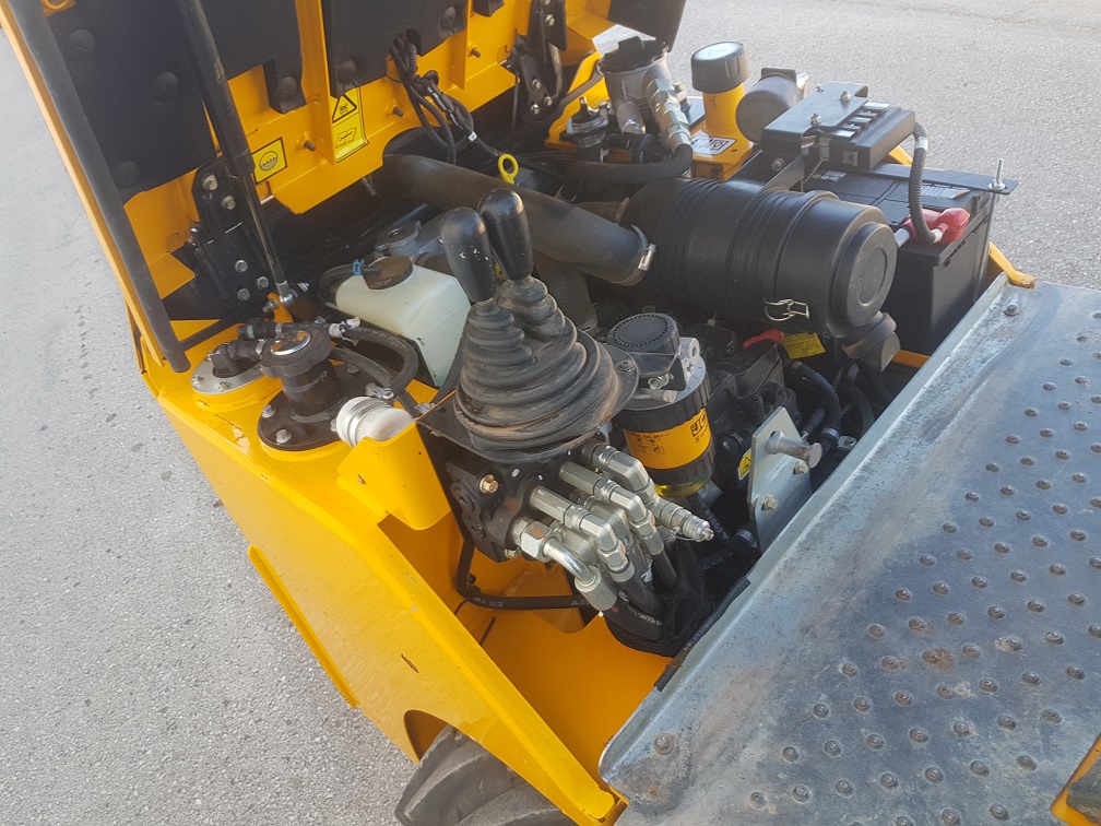 JCB 1T-2S5 (15)